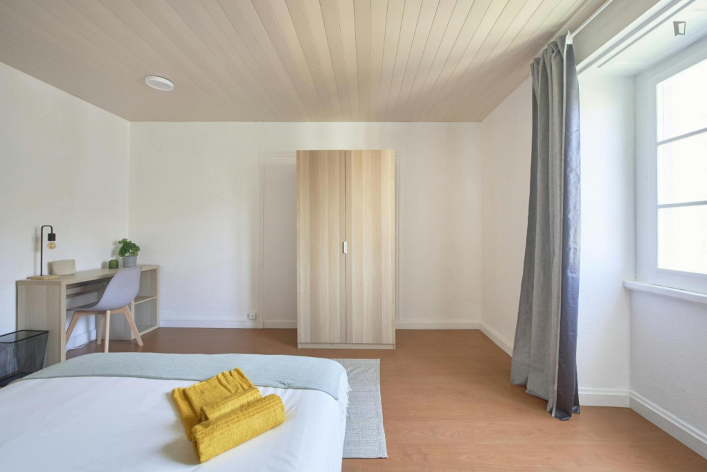 Pleasant double bedroom near Avenida metro - Lisbonne - chambre - ImmoJeune