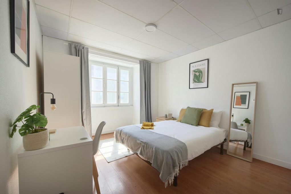 Modern ensuite double bedroom near Avenida metro station - Lisbonne - chambre - ImmoJeune