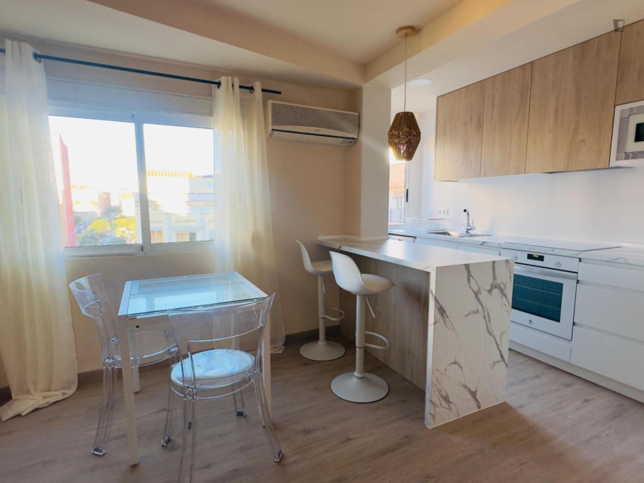 Modern and bright 2-bedroom apartment near the beach - Valence - chambre - ImmoJeune