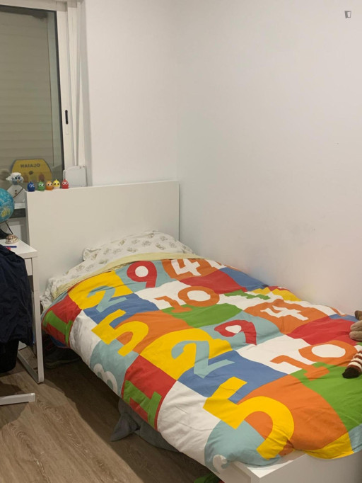 Nice Single Bedroom close to Cascais Airport - Lisbonne - chambre - ImmoJeune