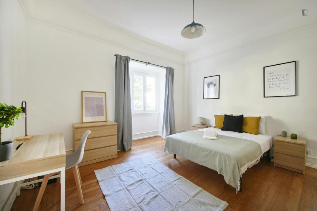 Very pleasant double bedroom near Marquês de Pombal station - Lisbonne - chambre - ImmoJeune