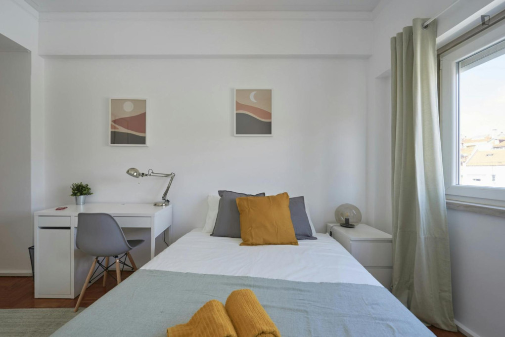 Very nice ensuite double bedroom in Campolide - Lisbonne - chambre - ImmoJeune