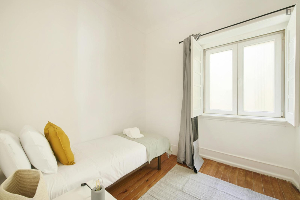 Cosy single bedroom near Marquês de Pombal station - Lisbonne - chambre - ImmoJeune
