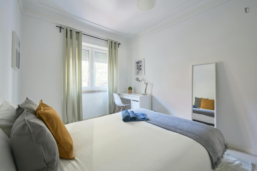 Pleasant double bedroom in Roma-Areeiro - Lisbonne - chambre - ImmoJeune