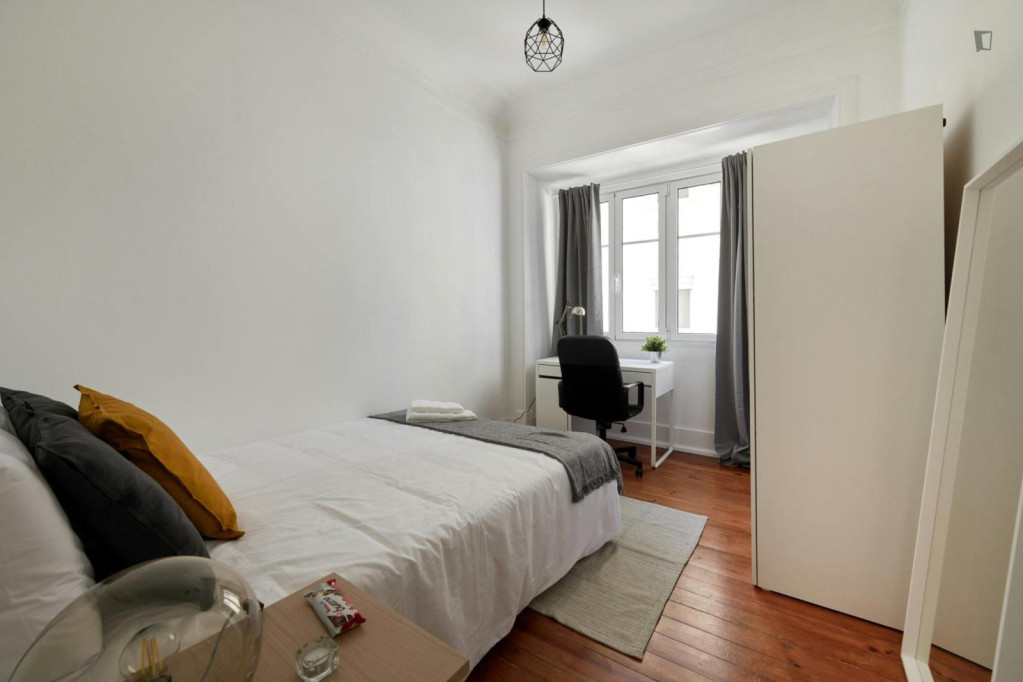Very nice double bedroom in Entrecampos - Lisbonne - chambre - ImmoJeune