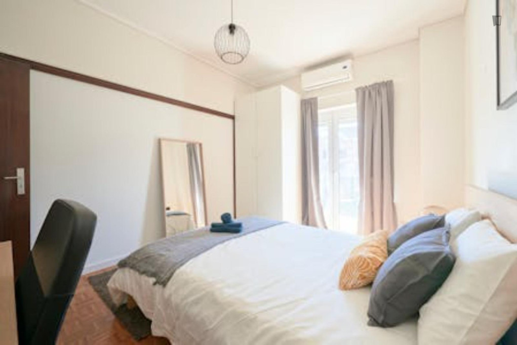 Tasteful double bedroom in Entrecampos - Lisbonne - chambre - ImmoJeune