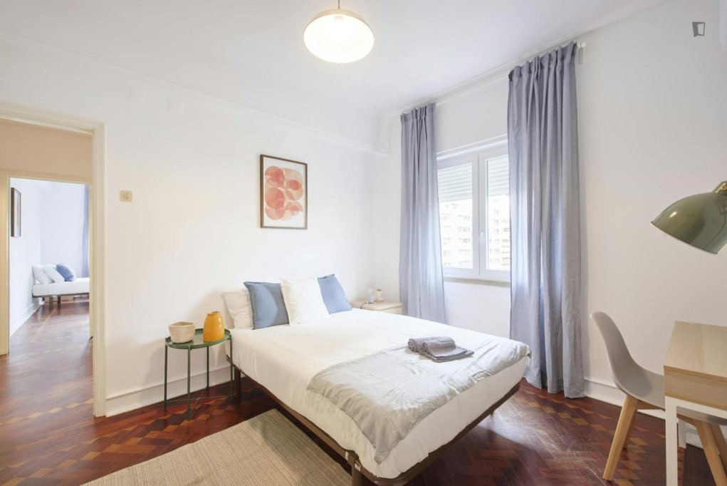 Very cool double bedroom in Saldanha - Lisbonne - chambre - ImmoJeune