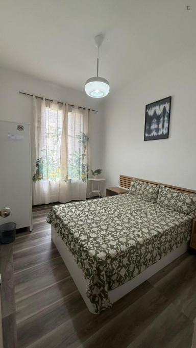 Superb double bedroom close to the Rocafort metro - Barcelone - chambre - ImmoJeune