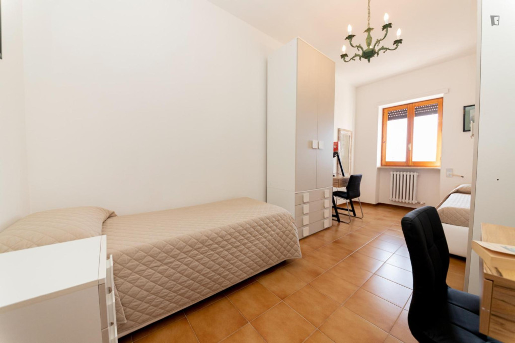 Cozy twin bedroom close to the city center and well connected to the university - Lecce - chambre - ImmoJeune