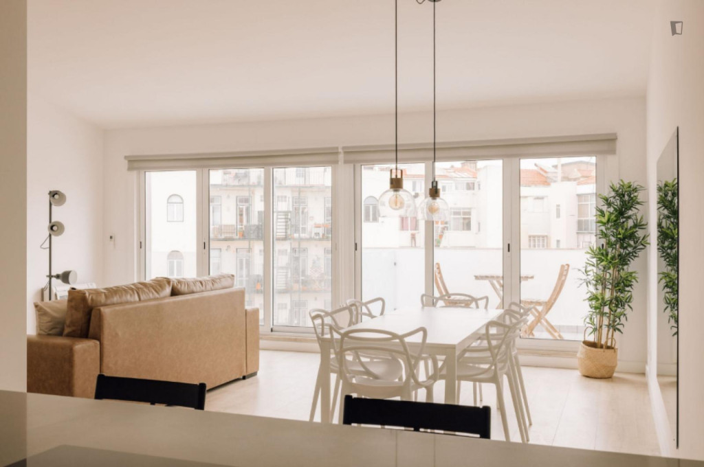 Exclusive 2-bedroom apartment Campo Martires da Patria, with outdoor area - Lisbonne - chambre - ImmoJeune