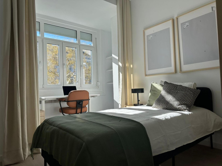 Shining Single Bedroom close to São Sebastião Metro - Lisbonne - chambre - ImmoJeune