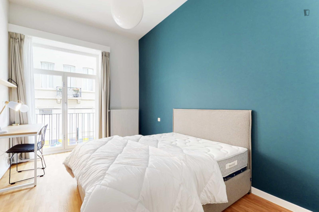 Welcoming double bedroom near Maelbeek metro - Bruxelles - chambre - ImmoJeune