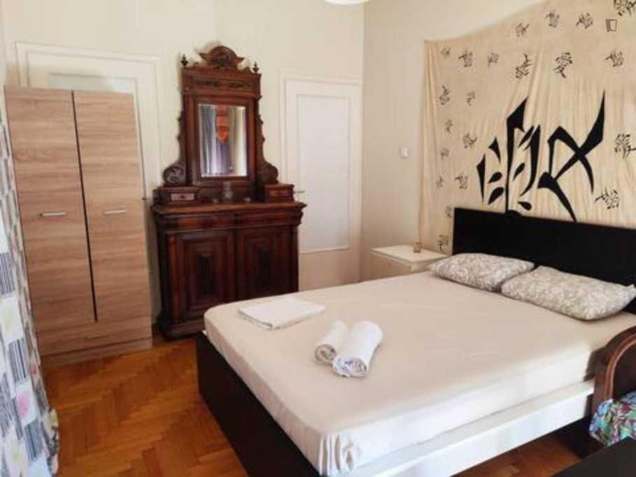 Charismatic double bedroom with a balcony, in the Heart of Athens - Athens - chambre - ImmoJeune