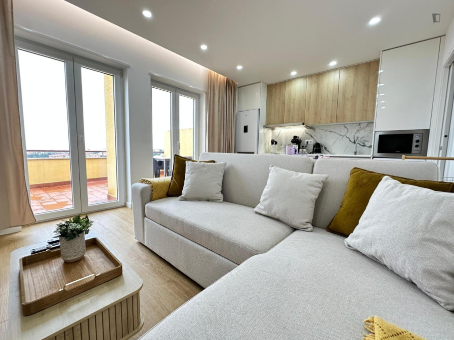 Charming and elegant penthouse apartment in Tovim - Coimbra - chambre - ImmoJeune