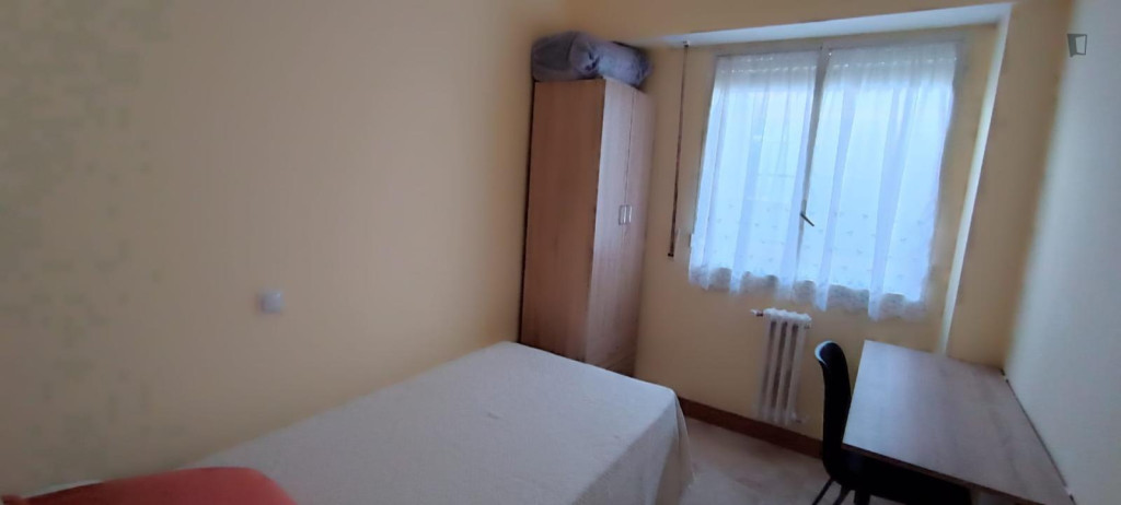 Cozy single bedroom in fully furnshed apartment in central Salamanca - Salamanca - chambre - ImmoJeune