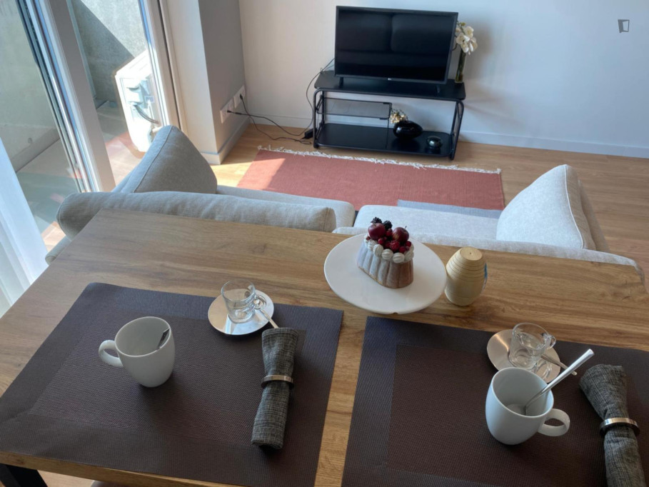 Tempting Studio with a balcony close to Aveiro Train Station - Aveiro - chambre - ImmoJeune