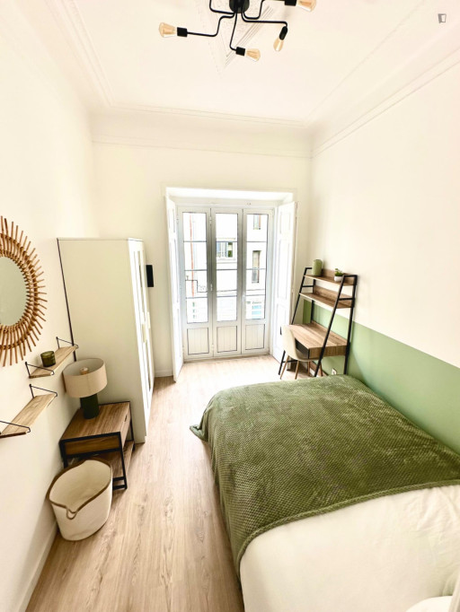 Lovely bedroom next to Miradouro da Graça - Lisbonne - chambre - ImmoJeune