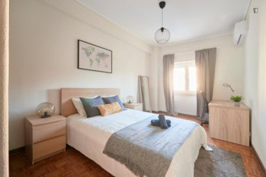 Exquisite double bedroom in Entrecampos - Lisbonne - chambre - ImmoJeune