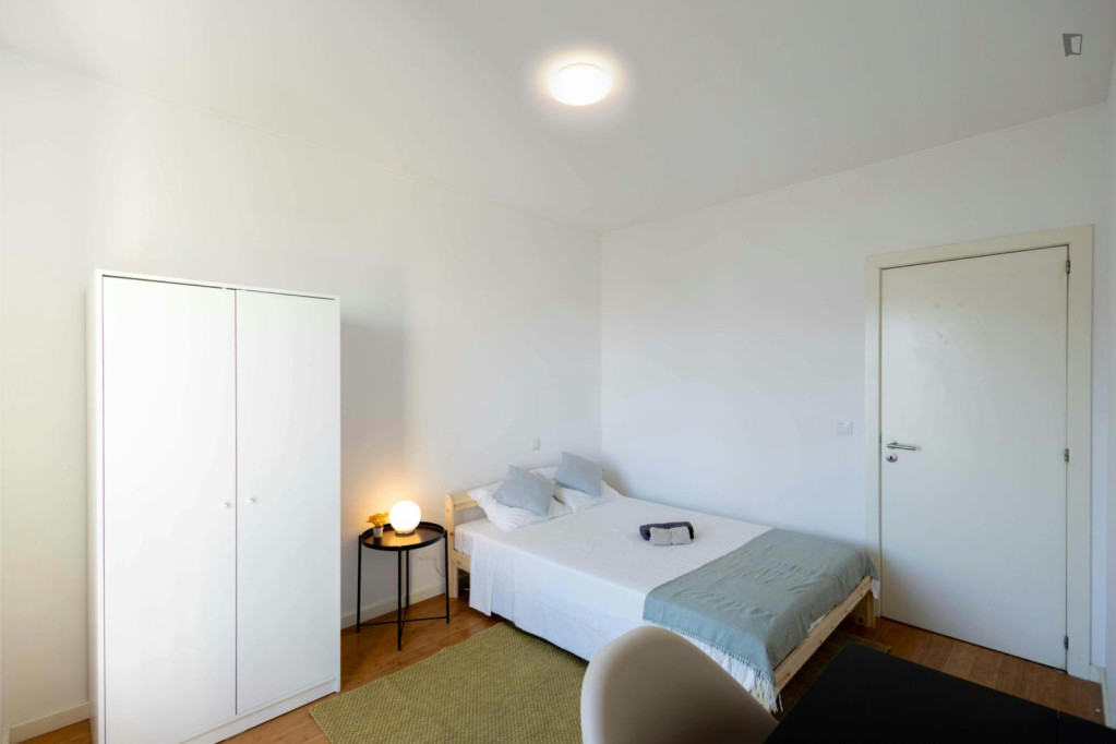 Comfy double bedroom in Parque das Nações - Lisbonne - chambre - ImmoJeune