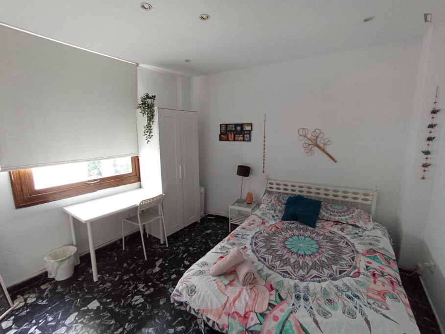 Comfortable double bedroom in the heart of Valencia - Valence - chambre - ImmoJeune