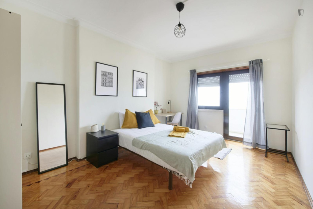 Delightful double bedroom in Santa Apolónia - Lisbonne - chambre - ImmoJeune
