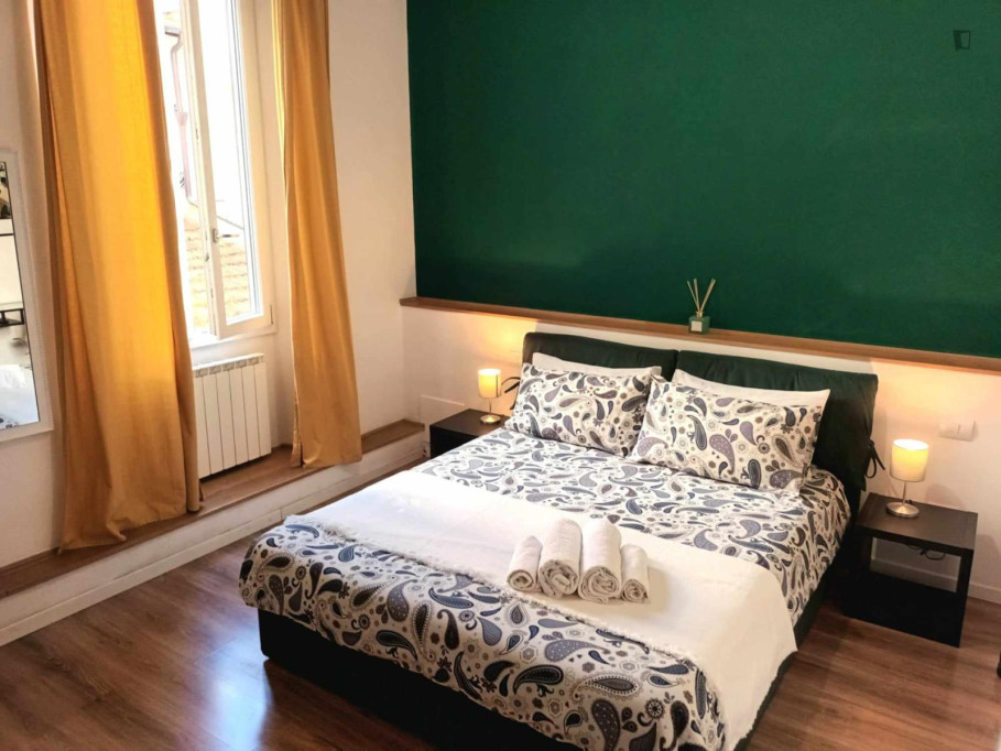 1-bedroom apartment, with outdoor area - Florence - chambre - ImmoJeune