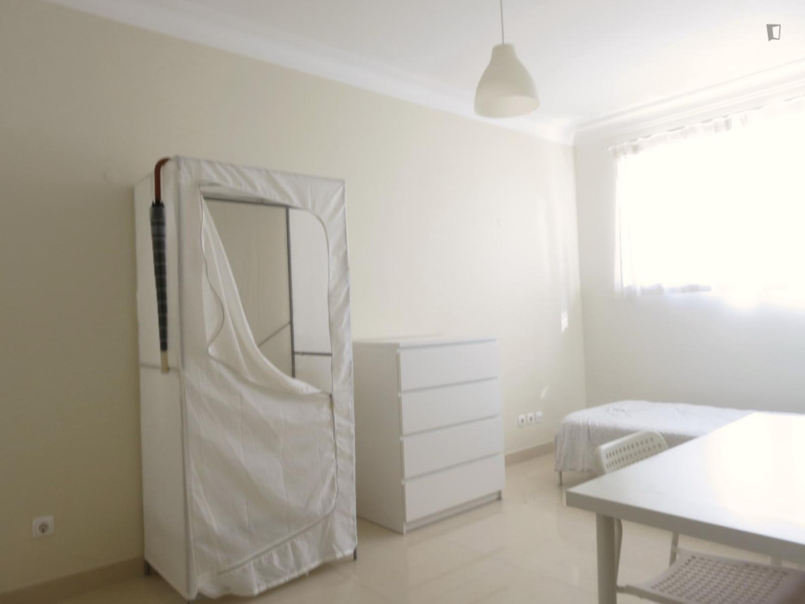 Lovely single bedroom - Lisbonne - chambre - ImmoJeune