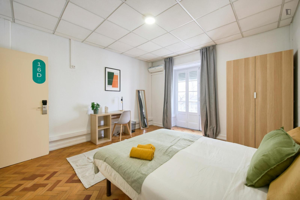 Charming double ensuite bedroom in the Avenida da Liberdade area - Lisbonne - chambre - ImmoJeune