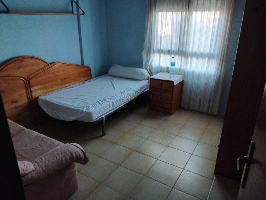 Nice single bedroom in Castellon de la Plana - Castello de la Plana - chambre - ImmoJeune