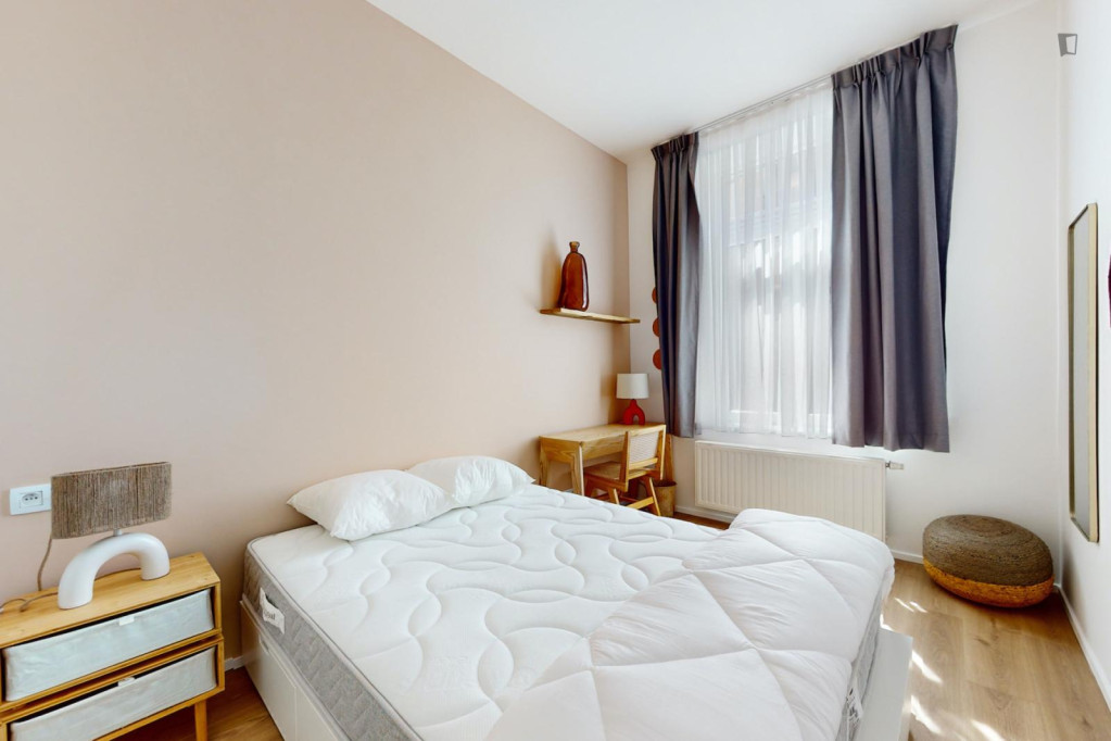 Attractive double bedroom near Parc de Forest - Bruxelles - chambre - ImmoJeune