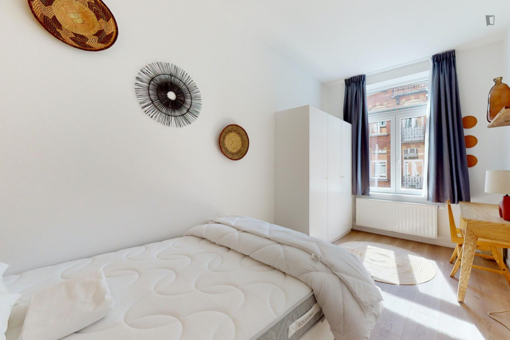 Bright double bedroom in Saint-Gilles - Bruxelles - chambre - ImmoJeune