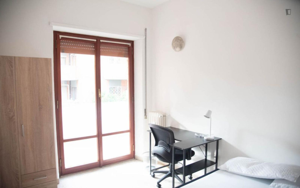 Appealing single bedroom in Giuliano-Dalmata - Rome - chambre - ImmoJeune