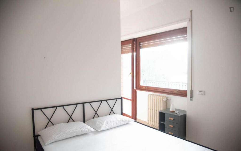 Brilliant double bedroom in Giuliano-Dalmata - Rome - chambre - ImmoJeune