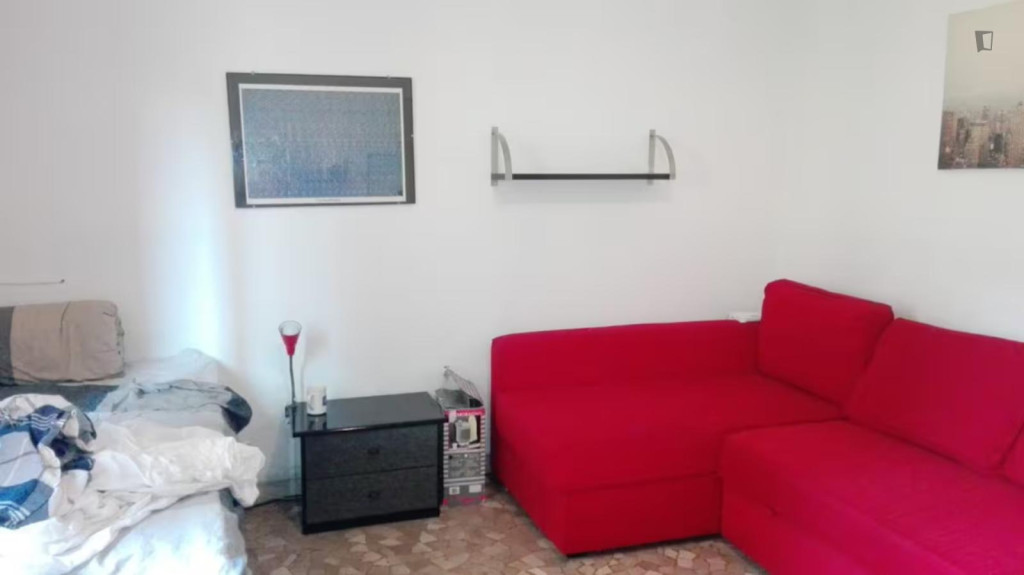 Spacious single bedroom well connected to the city center - Bologne - chambre - ImmoJeune