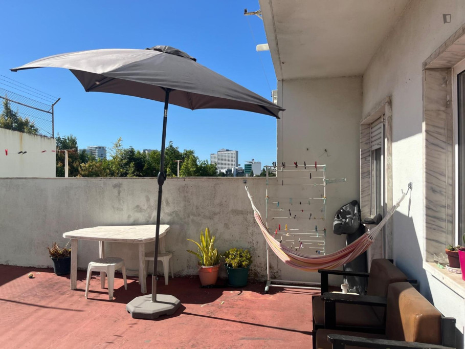 1 Bedroom Apartment with terrace close to NOVA University - Lisbonne - chambre - ImmoJeune