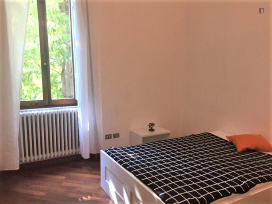 Appealing double bedroom in Campo di Marte - Florence - chambre - ImmoJeune