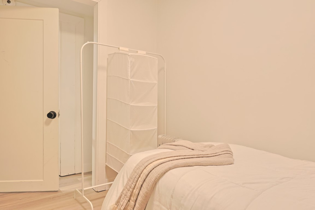 Olmo (Basement) Lynn Valley house - Vancouver - chambre - ImmoJeune