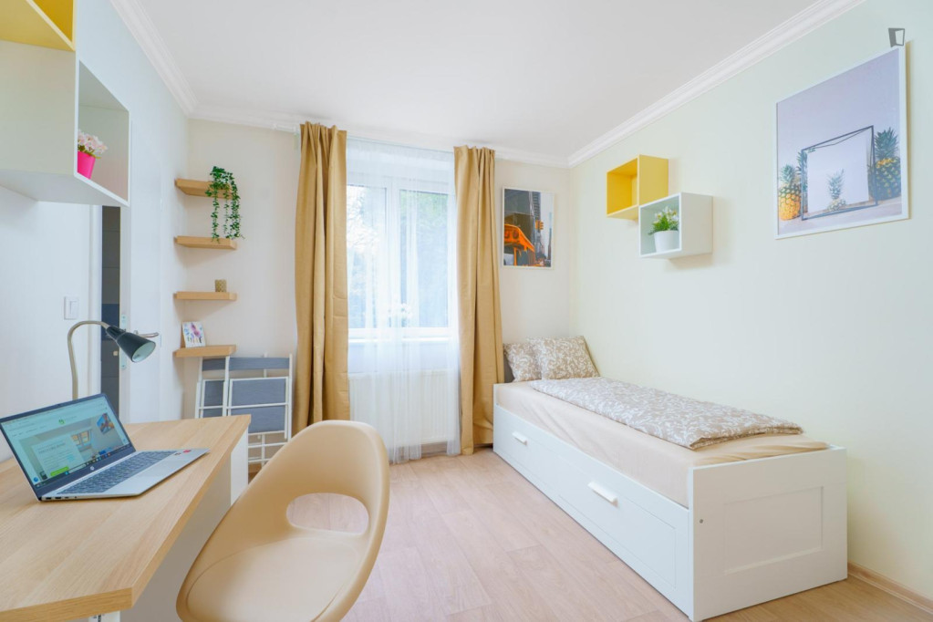 Bright little studio near Kačerov metro station - Prague - chambre - ImmoJeune