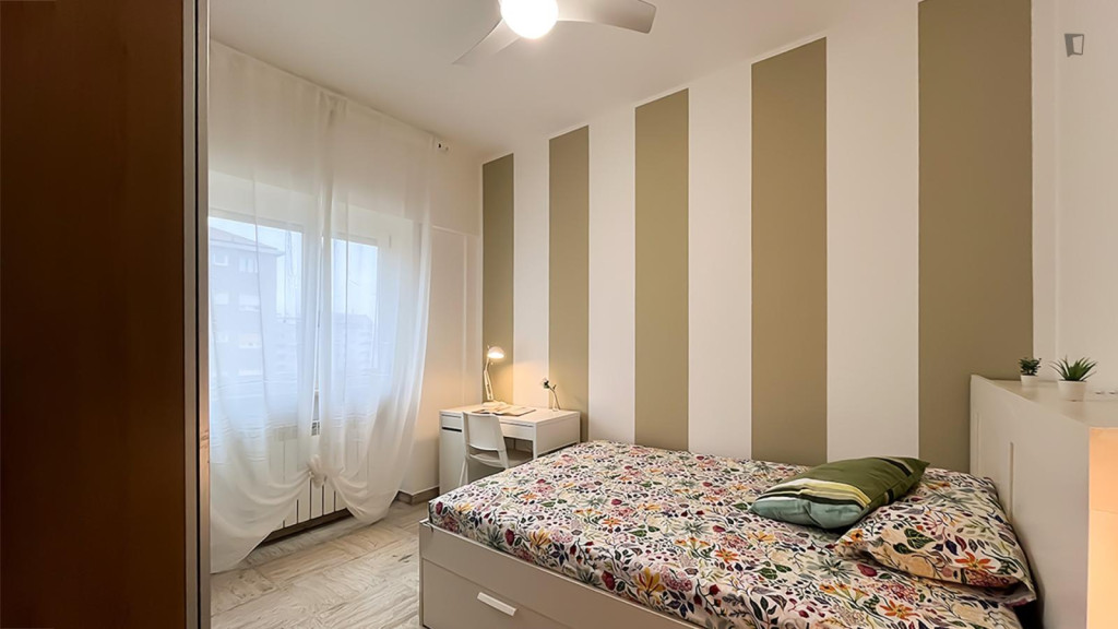 Welcoming double bedroom in the Ortica neighbourhood - Milan - chambre - ImmoJeune