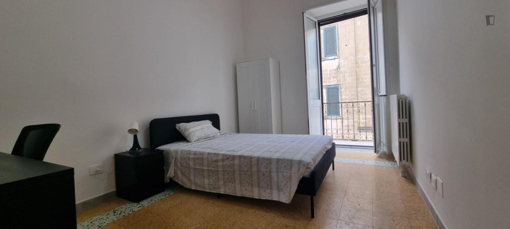 Comfortable double bedroom with balcony close to the city center and the university - Lecce - chambre - ImmoJeune