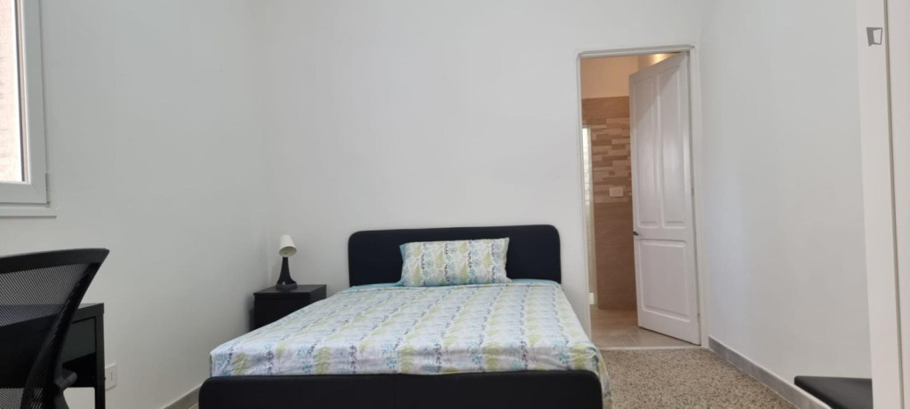 Beautiful ensuite double bedroom close to the city center and the university - Lecce - chambre - ImmoJeune
