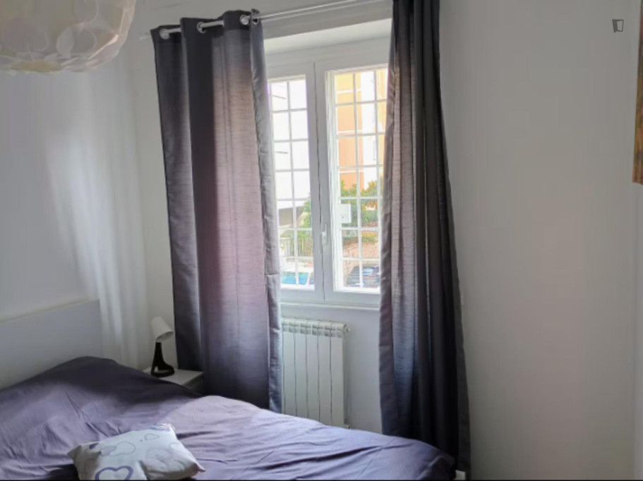 Singe Bedroom in a 2-Bedroom Apartment in Rome - Rome - chambre - ImmoJeune