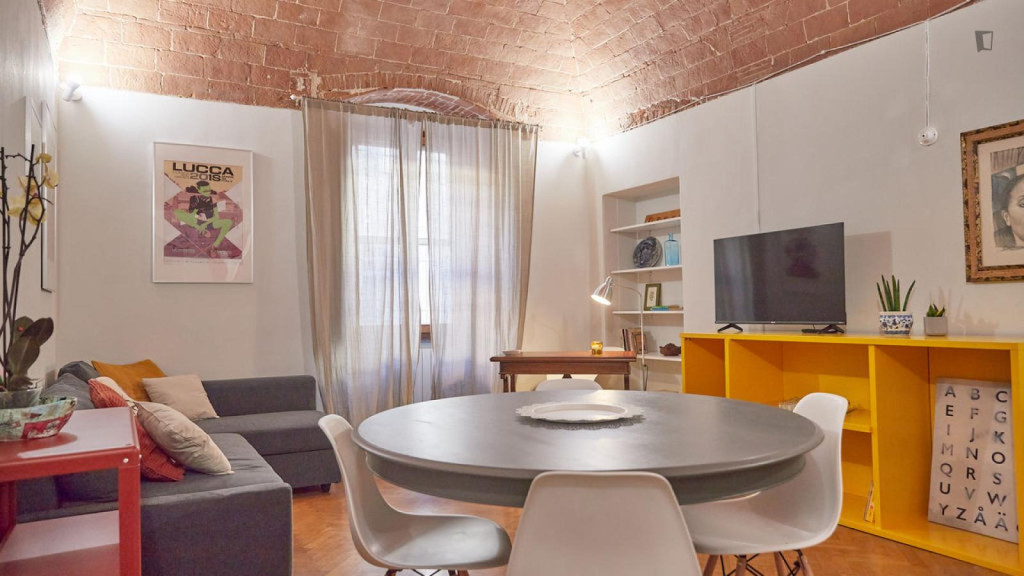 Appealing 2-bedroom apartment in Santa Maria - Pisa - chambre - ImmoJeune
