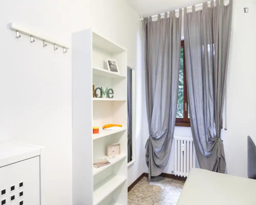Large double bedroom close to Vimodrone metro station - Milan - chambre - ImmoJeune