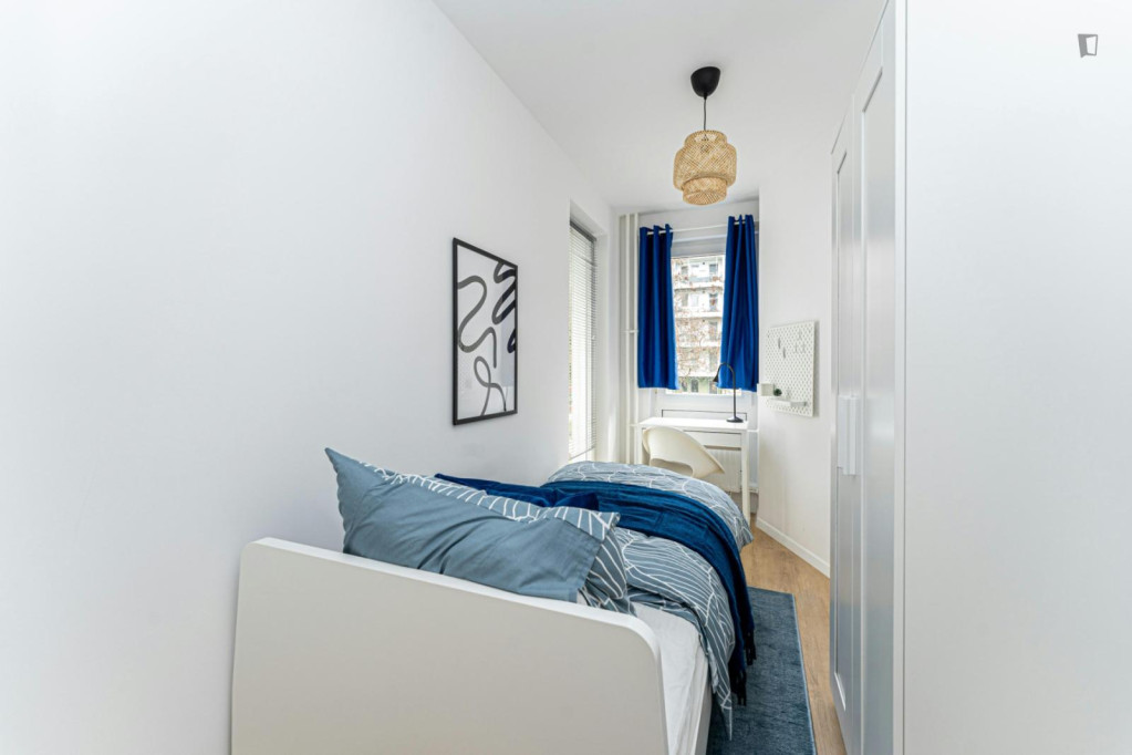 Lovely single bedroom with a balcony, in Neukölln - Berlin - chambre - ImmoJeune