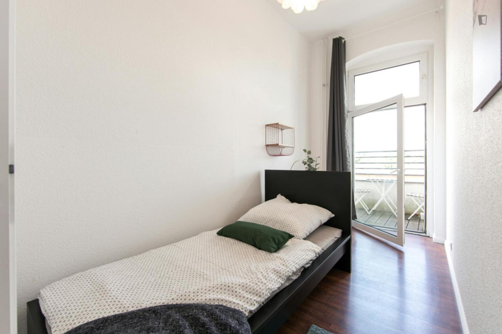 Single bedroom with a balcony, in Reinickendorf - Berlin - chambre - ImmoJeune