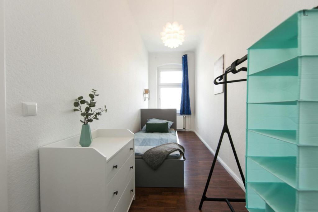 Very cool single bedroom near Schillerpark - Berlin - chambre - ImmoJeune