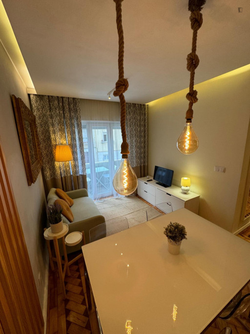 Lovely and charismatic 1-bedroom flat - Lisbonne - chambre - ImmoJeune