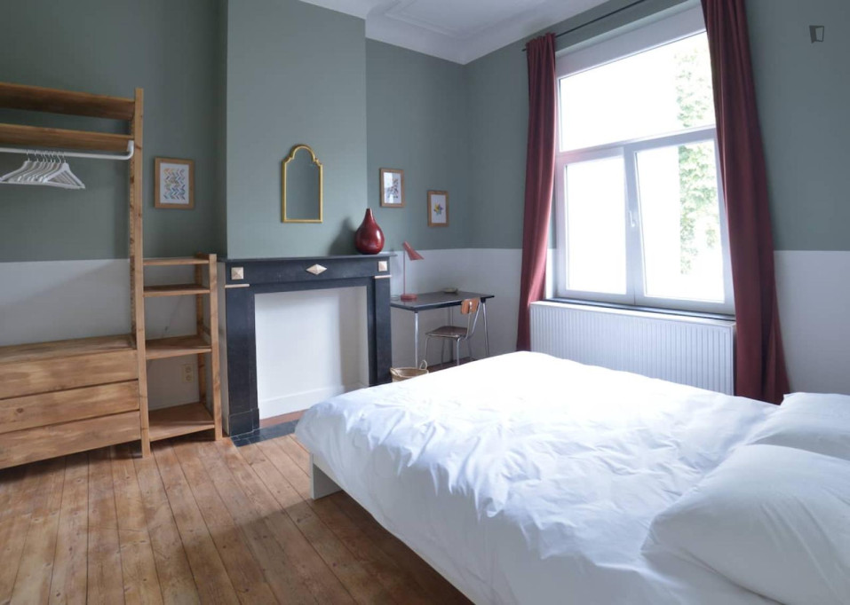 Neat double bedroom close to Meiser train station - Bruxelles - chambre - ImmoJeune