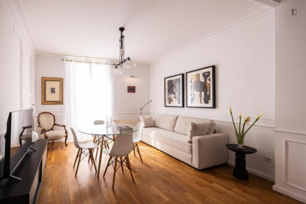 Beautiful 1-bedroom apartment with balcony in central Valencia - Valence - chambre - ImmoJeune